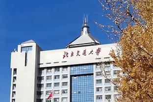 五球惨败气炸❗太阳报：诺丁汉老板赛后将球票扔进别人家灌木丛